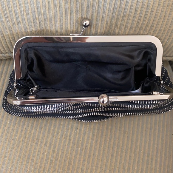 Adorable black and silver small evening bag - Picture 2 of 4